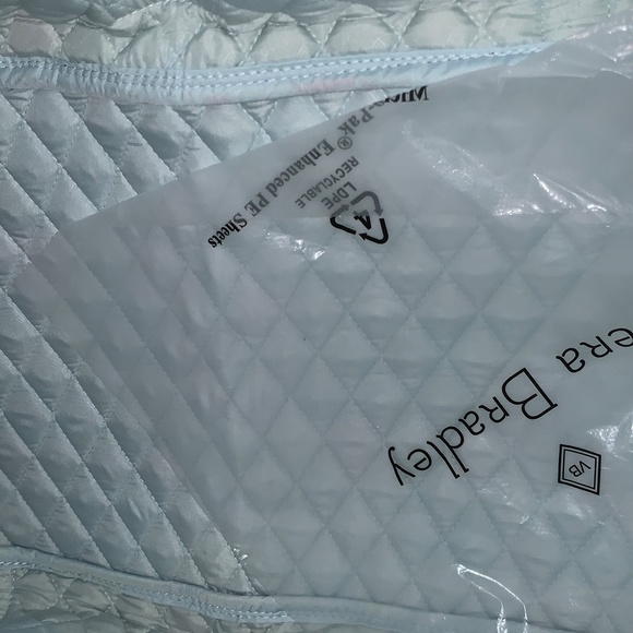 New Duffle Bag Vera Bradley Large Traveler Duffel Far Out Floral Pattern - Picture 3 of 4